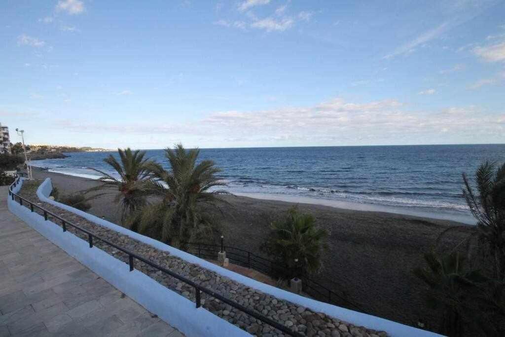 Bonito Apartamento Con Vista Al Mar Playa Del Aguila  Dış mekan fotoğraf
